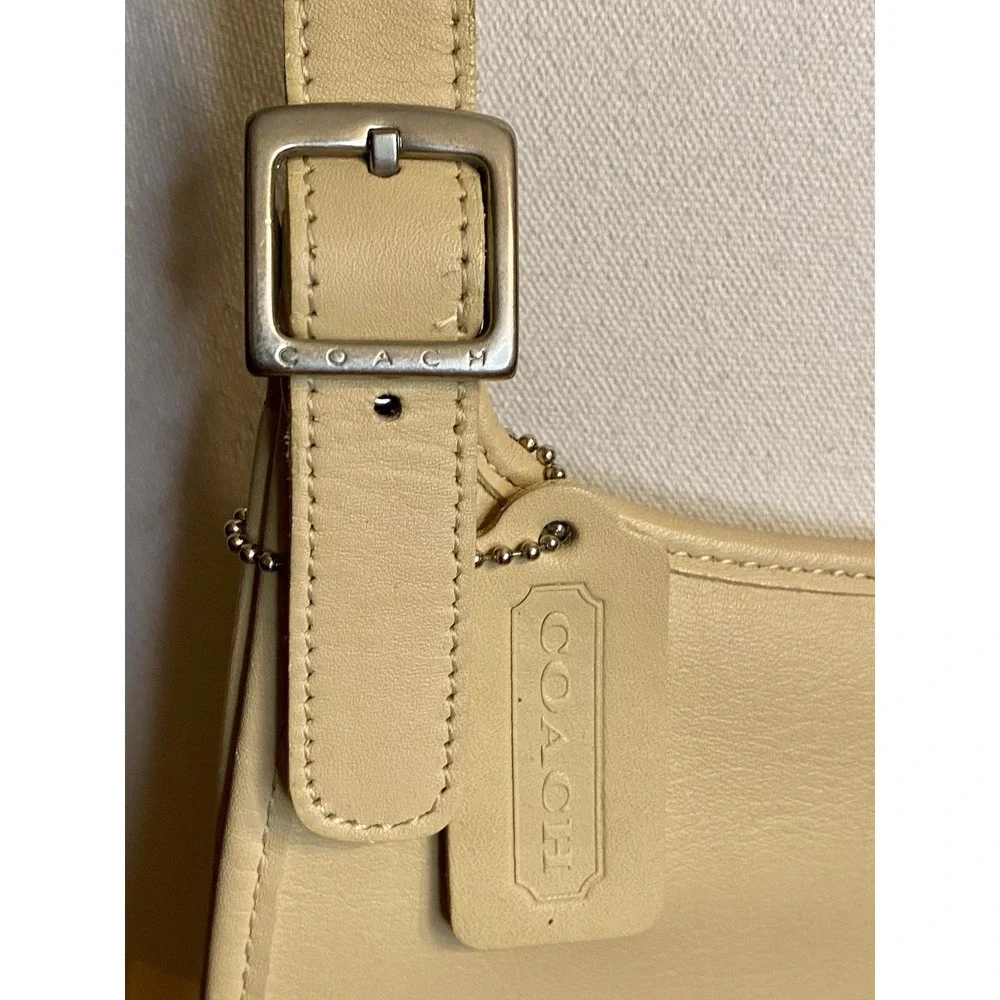 Vintage COACH 9135 Saddle Flap Crossbody bag 100 % Leather Brand New W/o Tags